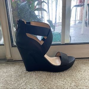 Jessica Simpson black wedges